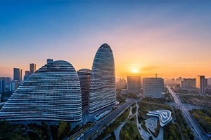 今天，致敬改革開放，致敬我們共同奮斗的四十年